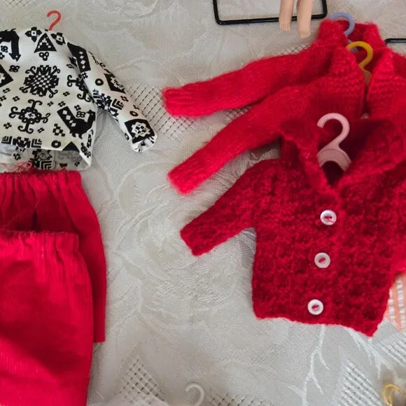 Vintage Barbie Doll with Accessories in GREAT Condition - Picture 12 of 12